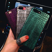 Load image into Gallery viewer, Retro 3D Crocodile Case