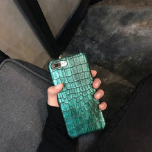 Load image into Gallery viewer, Retro 3D Crocodile Case